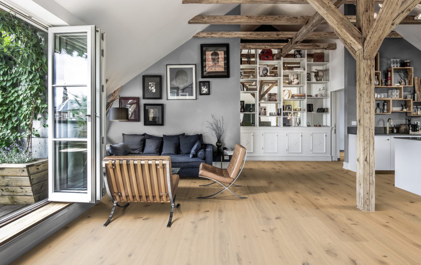 Паркетная доска Kahrs Смоланд Дуб Клинта Klinta 151NCSEK07KW240 Dynamic 2420×187×15 фото в интерьере